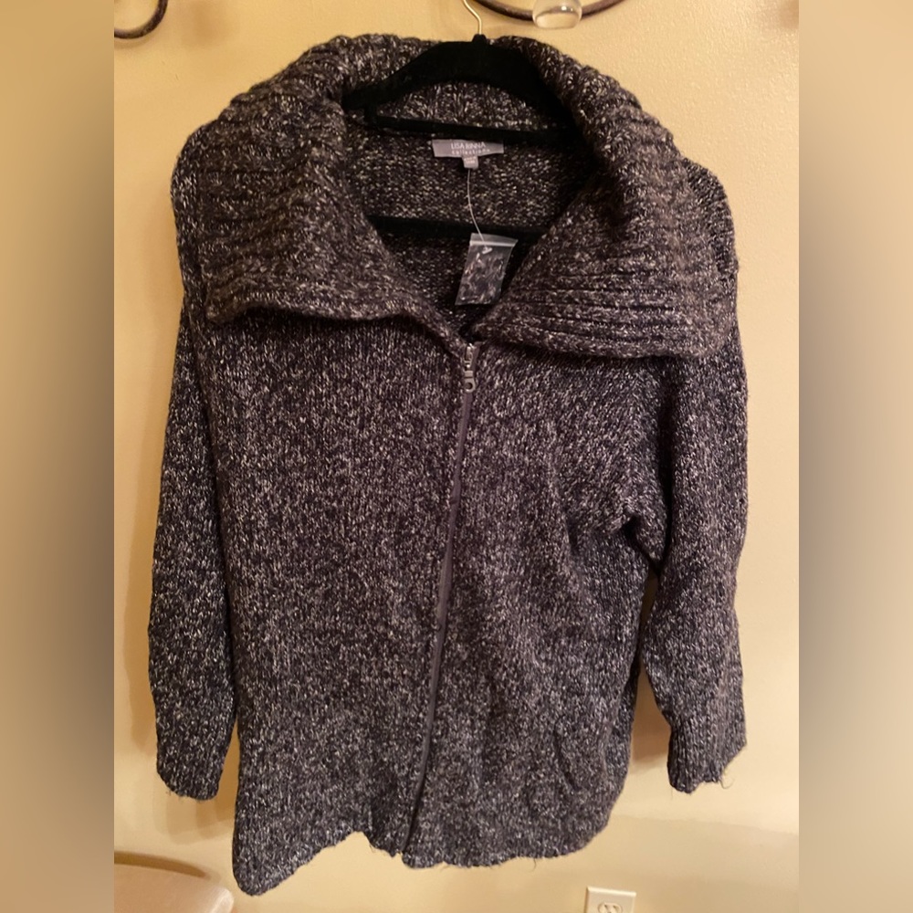 Lisa Rinna QVC woman’s plus size 3x sweater in black and white New